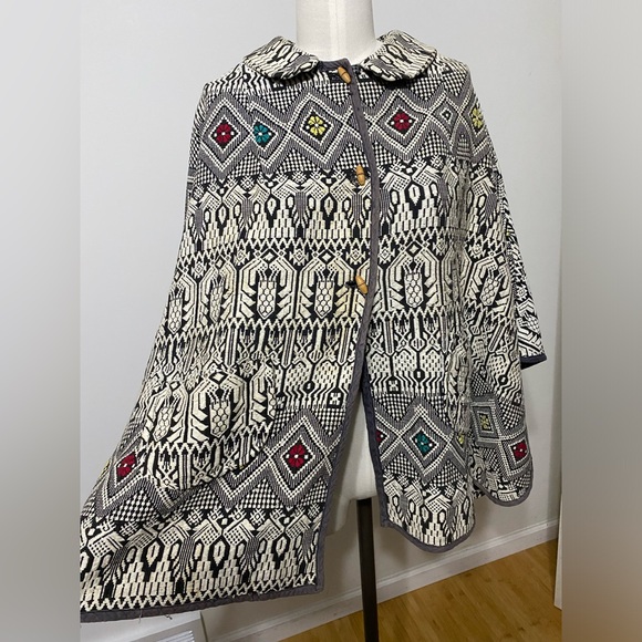 VINTAGE Mayan Modern Hand Woven Guatemalan Sleeved Cape w Collar Size One Size - Picture 2 of 4